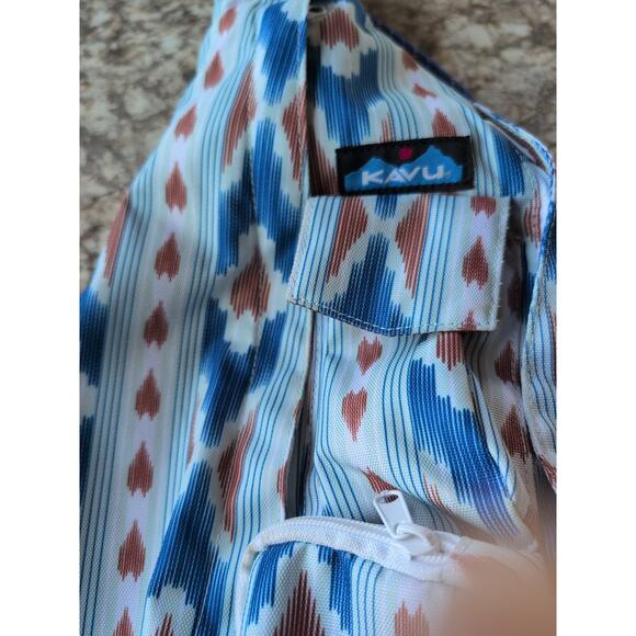 KAVU Rope Sling Bag - Design: River Ikat - Measures 18"x11"x4" - New - Picture 2 of 5